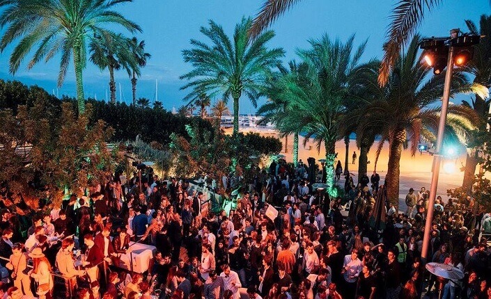 Beach clubs to relax & party in Barcelona! : Tips for holidays in Barcelona